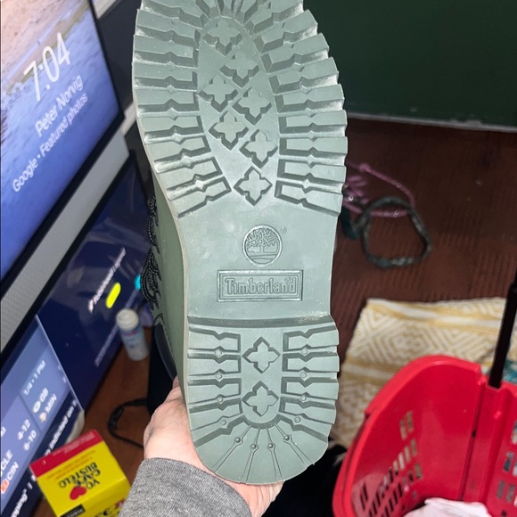 Timberland Olive and Black Boot - Picture 3 of 7
